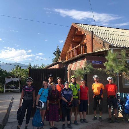 Guesthouse Bermet Tong Екстериор снимка