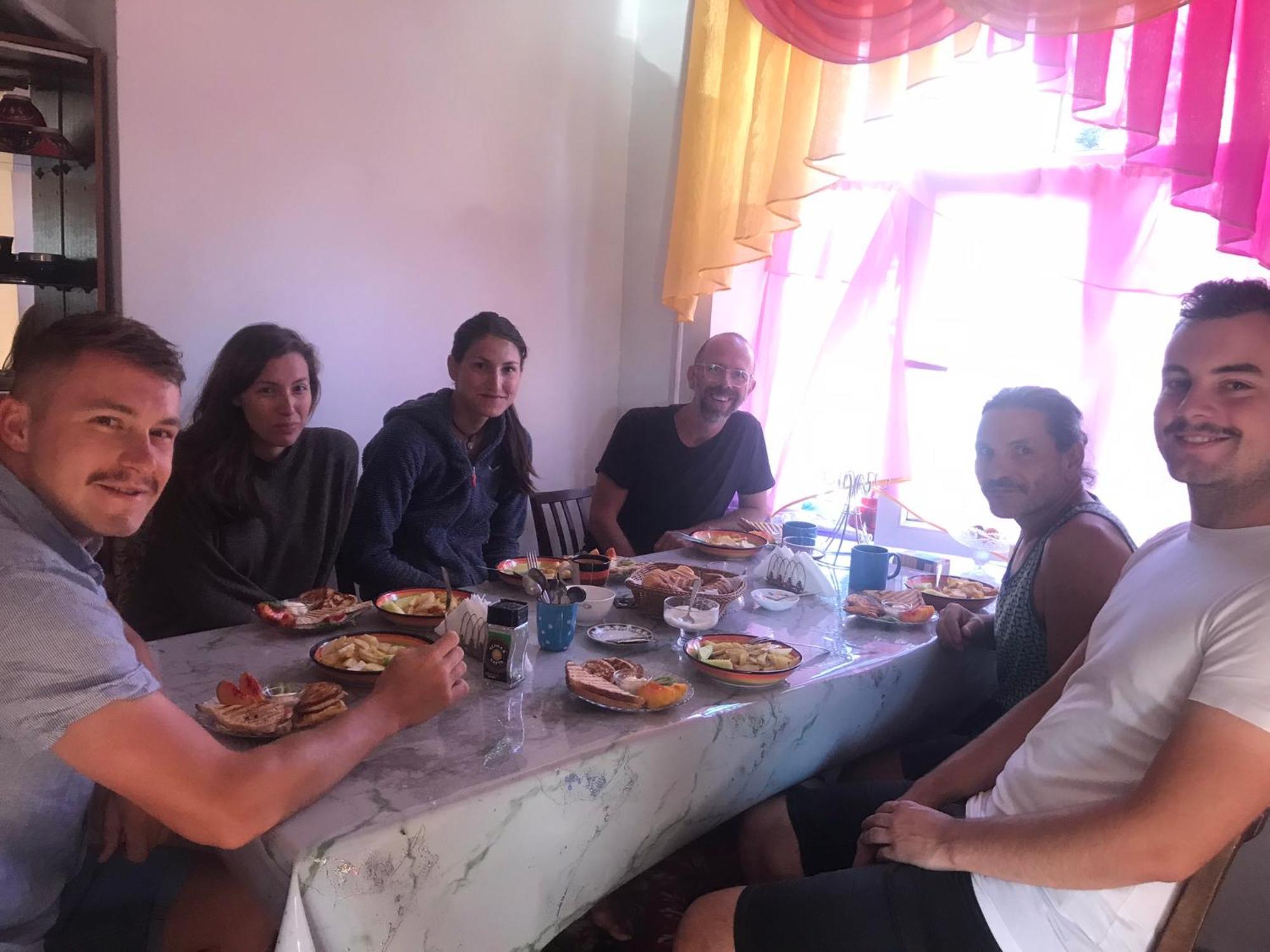 Guesthouse Bermet Tong Екстериор снимка