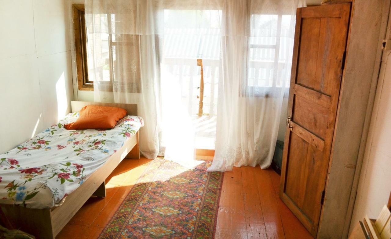 Guesthouse Bermet Tong Екстериор снимка
