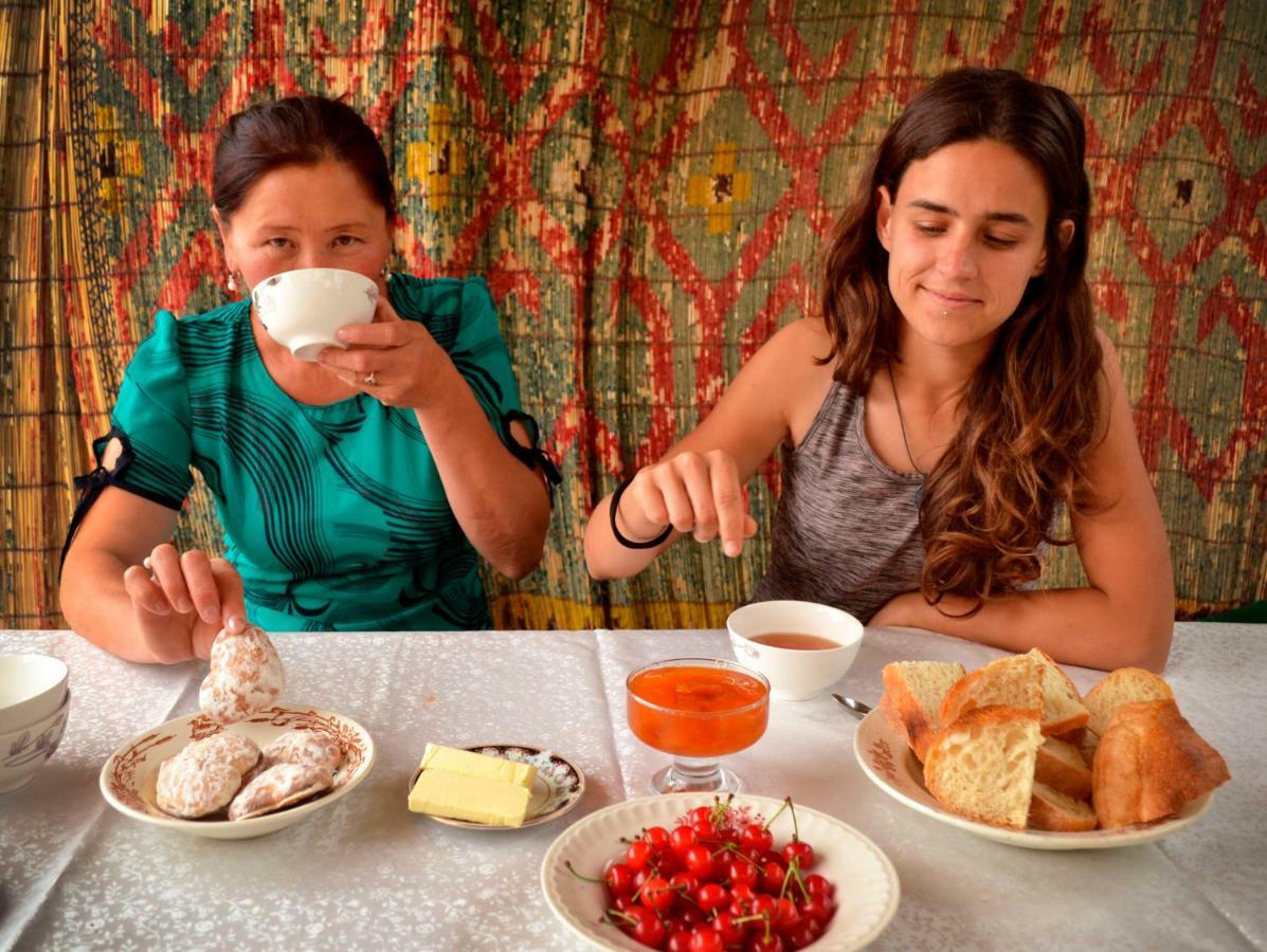 Guesthouse Bermet Tong Екстериор снимка