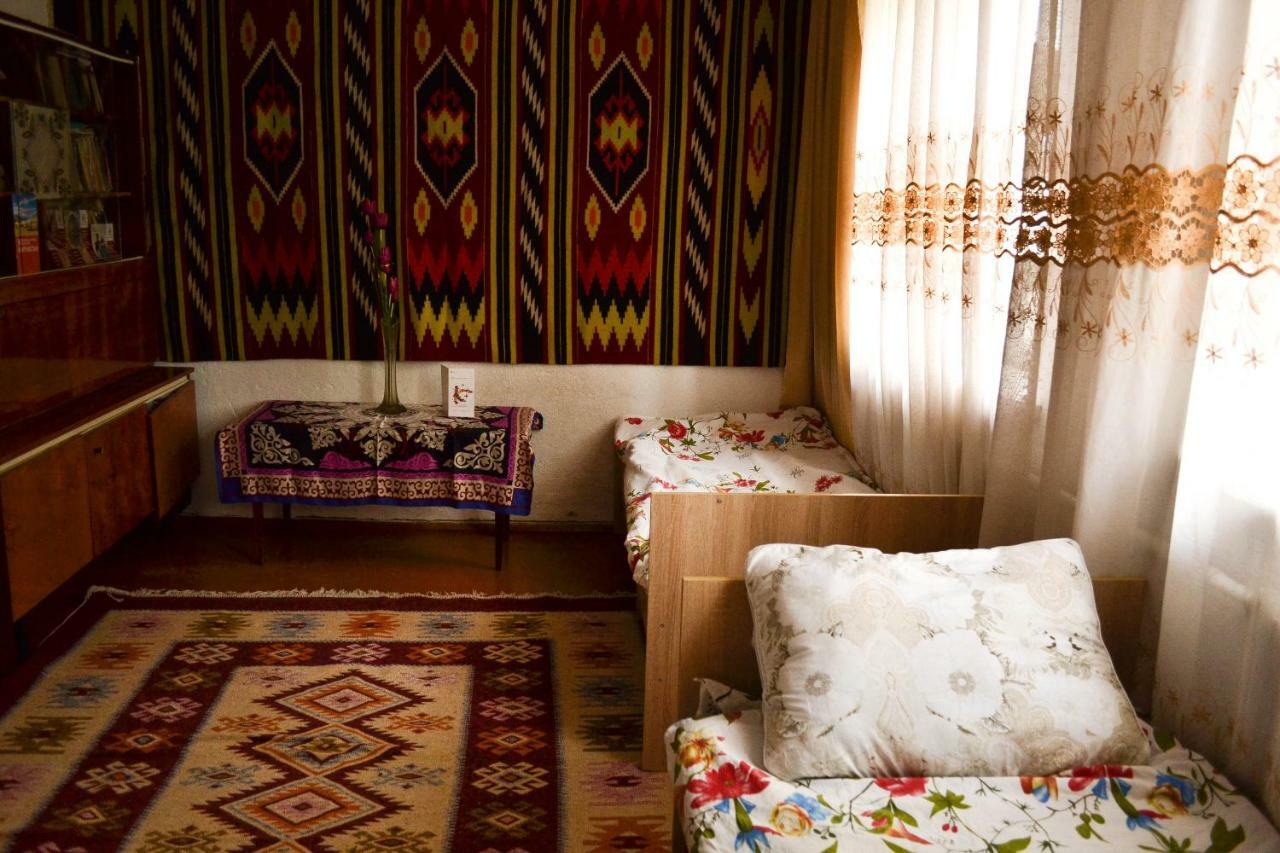 Guesthouse Bermet Tong Екстериор снимка