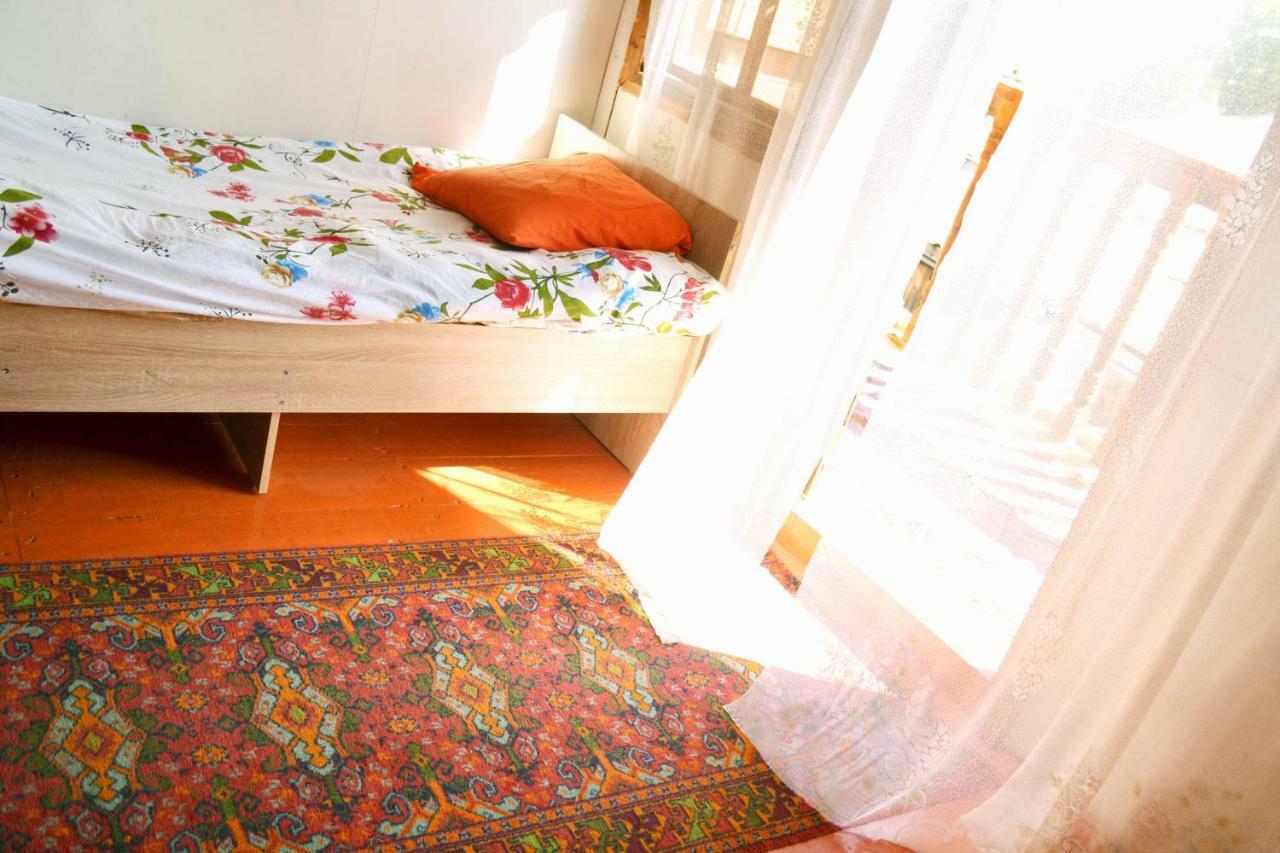 Guesthouse Bermet Tong Екстериор снимка