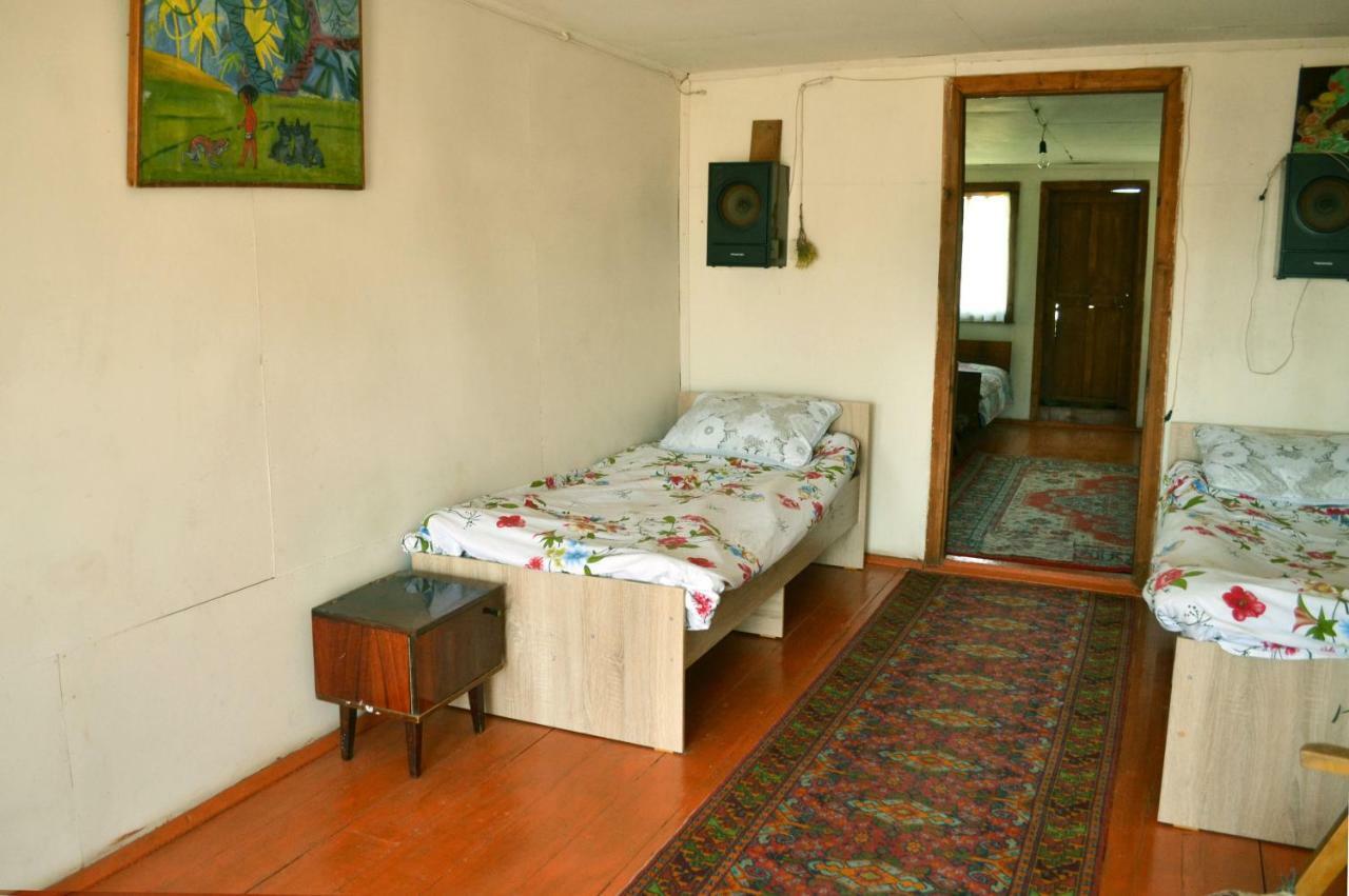 Guesthouse Bermet Tong Екстериор снимка