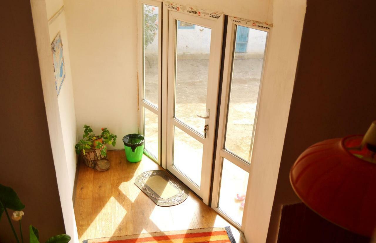 Guesthouse Bermet Tong Екстериор снимка