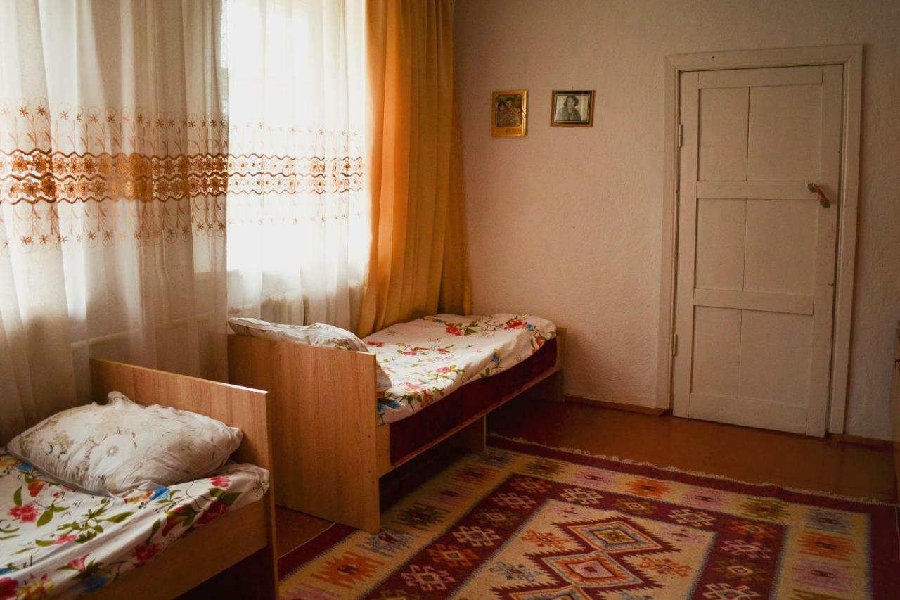 Guesthouse Bermet Tong Екстериор снимка
